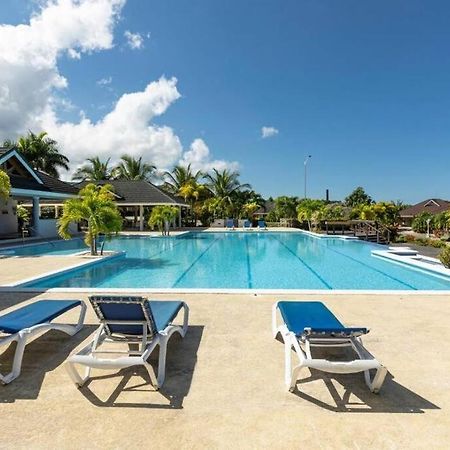 Richmond - Heroes Villa, Ac, Security, Access To Pool, Playground & Private Beach - Welcome Breakfast Basket Εξωτερικό φωτογραφία