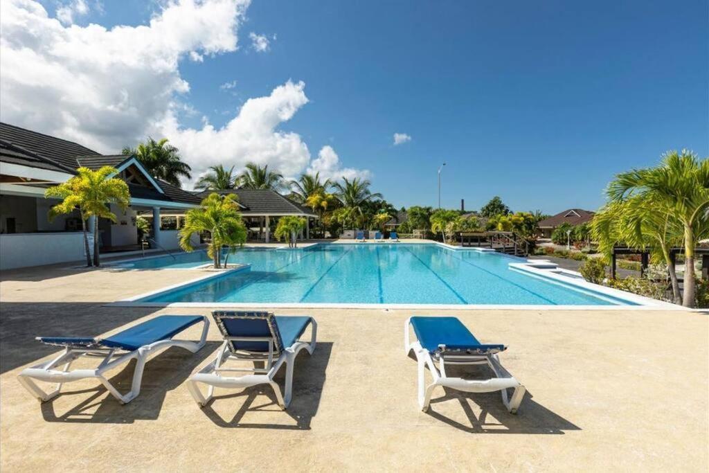Richmond - Heroes Villa, Ac, Security, Access To Pool, Playground & Private Beach - Welcome Breakfast Basket Εξωτερικό φωτογραφία