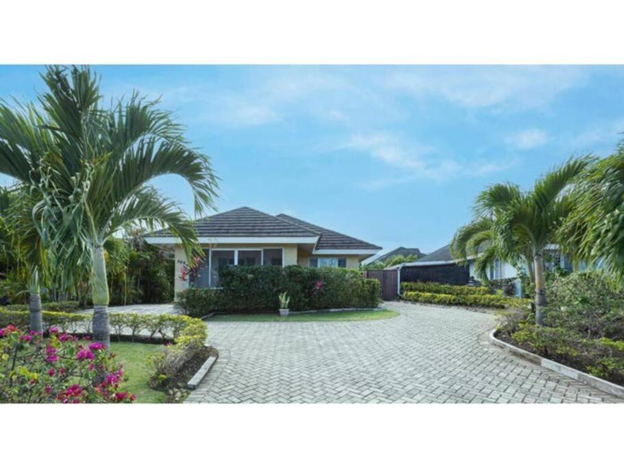 Richmond - Heroes Villa, Ac, Security, Access To Pool, Playground & Private Beach - Welcome Breakfast Basket Εξωτερικό φωτογραφία