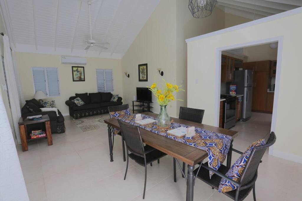 Richmond - Heroes Villa, Ac, Security, Access To Pool, Playground & Private Beach - Welcome Breakfast Basket Εξωτερικό φωτογραφία