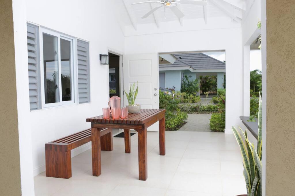 Richmond - Heroes Villa, Ac, Security, Access To Pool, Playground & Private Beach - Welcome Breakfast Basket Εξωτερικό φωτογραφία