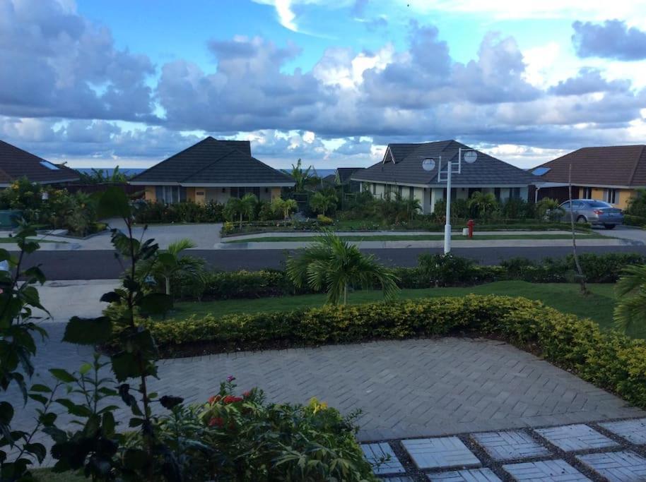 Richmond - Heroes Villa, Ac, Security, Access To Pool, Playground & Private Beach - Welcome Breakfast Basket Εξωτερικό φωτογραφία
